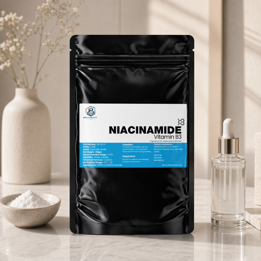 Close-up texture of niacinamide powder showing fine white crystalline structure
